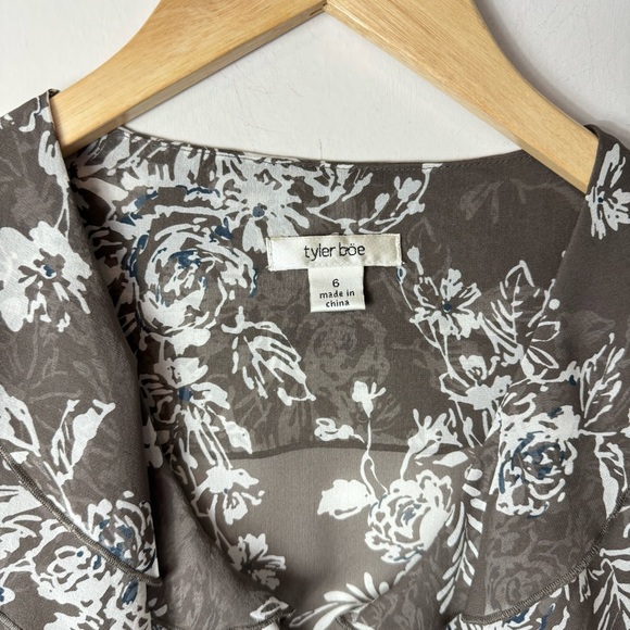 Tyler boe Silk floral ruffle blouse Size 6 - Picture 2 of 7